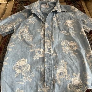 Boys Old Navy button down shirt with flower design